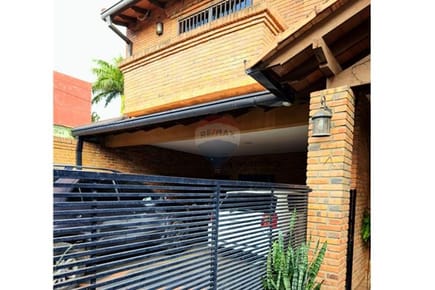 Casa en Fernando de la Mora – Zona Laguna Grande