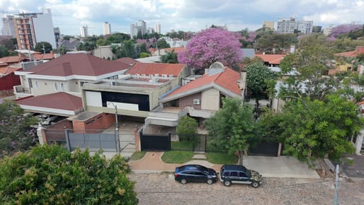Casa En Venta Barrio Recoleta A Pasos Del Campoalto - Asunción
