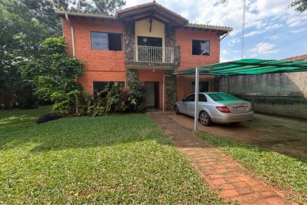 HERMOSA CASA EN VENTA - LAGUNA GRANDE  -  FERNANDO DE LA MORA ZONA NORTE