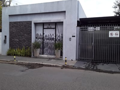 En venta casa en Villa Morra - Asunción