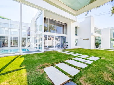 CASA DE LUJO EN VENTA ZONA OESTE 