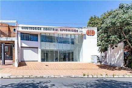 DEPÓSITO CON OFICINAS EN LAMBARE