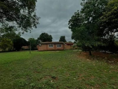  VENDO CASA A DEMOLER EN BARRIO M – CAPIATÁ