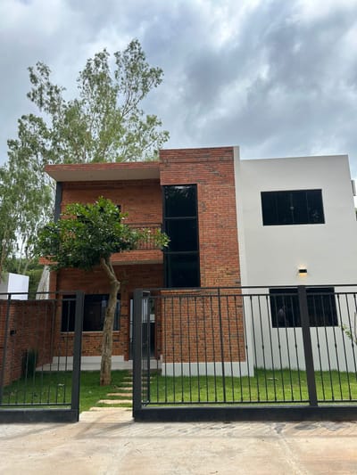 Casa En Venta. - Barrio Paraíso, 3 Dormitorios.
