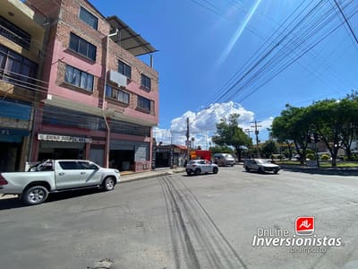 CASA COMERCIAL EN VENTA