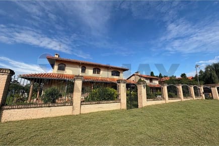 VENDO Residencia estilo clasico en Surubi i