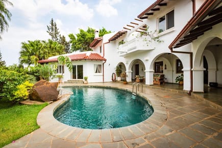 EXCLUSIVA RESIDENCIA EN VENTA EN HERNANDARIAS
