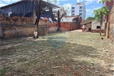 Terreno en Barrio Mburicao