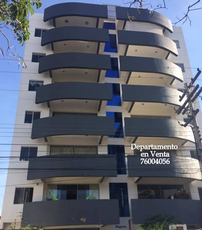 Propietaria vende amplio departamente en la mejor zona de Santa Cruz.