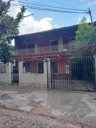 Vendo casa a refaccionar en Lambaré – Barrio San Isidro