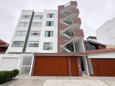 Vendo Departamento Duplex 1er Y 2do Piso + Azotea + 02 Cocheras En San Miguel 