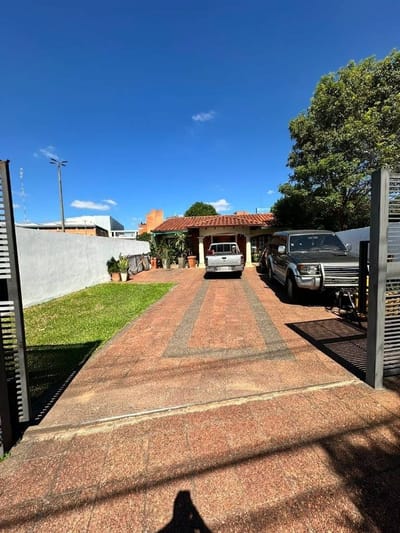 ALQUILO CASA PARA OFICINA O VIVIENDA DETRAS DEL SH. MULTIPLAZA