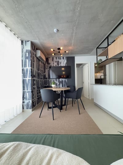 ZONA PLAZA MADERO, EN VENTA DEPTO DE 2 DORMS EN POZO CON COCHERA, JULIO 2027.
