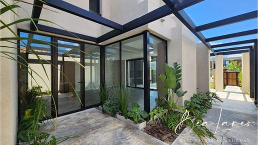 Moderna Casa a Estrenar En Venta con Renta en Barrio Parques