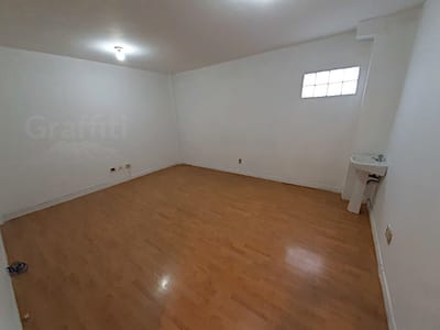 Consultorio amoblado en Alquiler - Av. Arce.