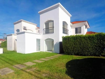 HERMOSA CASA EN ALQUILER z/Urubo 