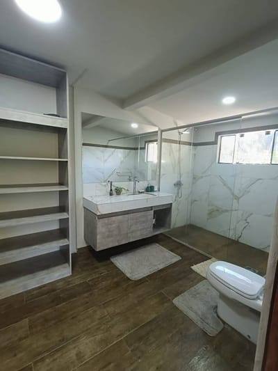VENDO CASA EN SAN BERNARDINO.