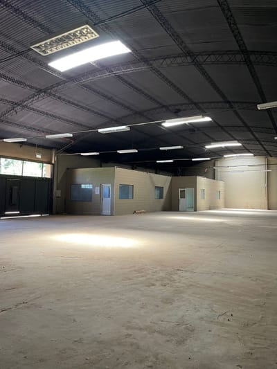 Alquilo amplio depósito en Fernando zona Norte - Ex Venser 