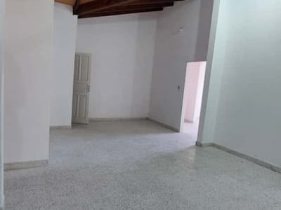 ALQUILO AMPLIO DEPARTAMENTO EN SAN LORENZO DE 4 HABITACIONES