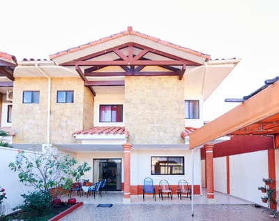 CASA EN VENTA EN ZONA SUR, URB. PALMITAS
