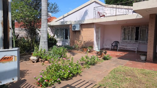 Venta Casa Esquina 4 Dorms. en Barrio San Vicente