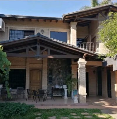 VENDO CASA PARA REMODELAR O DESARROLLO SOBRE AV. SANTÍSIMA TRINIDAD | MBURUCUYÁ
