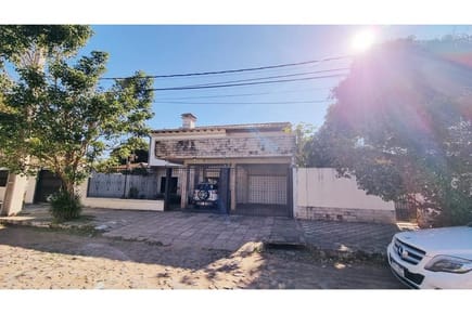 Vendo casa en Barrio Republicano, Asunción