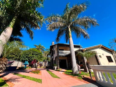 Residencia en San Carlos - ÑEMBY