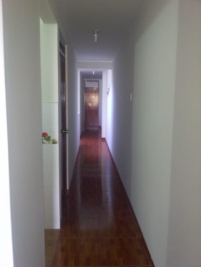 Alquilo casa en 2do piso. 75 m2