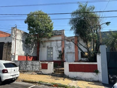 Caballero e/ Colombia y Tte. Fariña - Terreno con casa a demoler o aprovechar