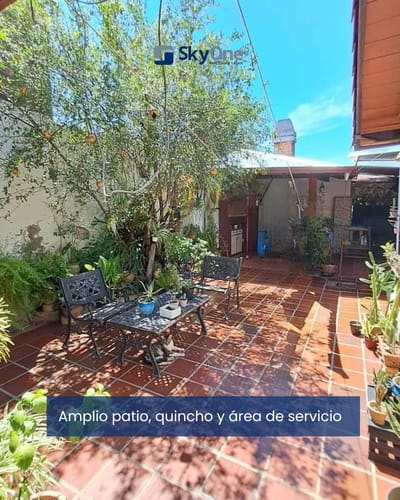 VENDO AMPLIA CASA EN ASUNCION A CUADRAS DE FELIX BOGADO