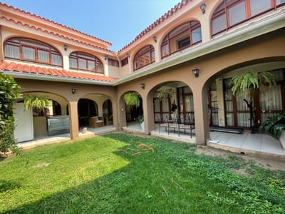 CASA EN VENTA SEGUNDO ANILLO ENTRE AVENIDA PARAGUA Y MUTUALISTA