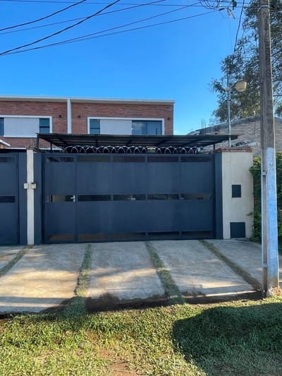 Vendo dúplex estilo minimalista con piscina en Mariano Roque Alonso.