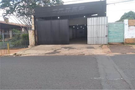 ALQUILO DEPOSITO EN BARRIO MBURICAO