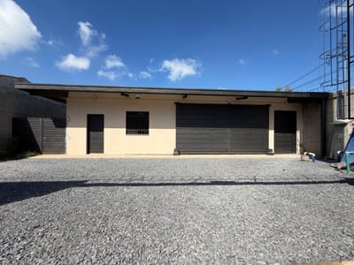 VENDO CASA CON DEPÓSITO/GALPÓN EN BARRIO PUERTO PABLA, LAMBARÉ