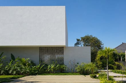 Lujosa Casa con Hermosas Vistas en Venta en Urubó Golf