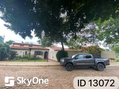 VENDO AMPLIA CASA DE UNA PLANTA CON PISCINA EN FERNANDO DE LA MORA!!!