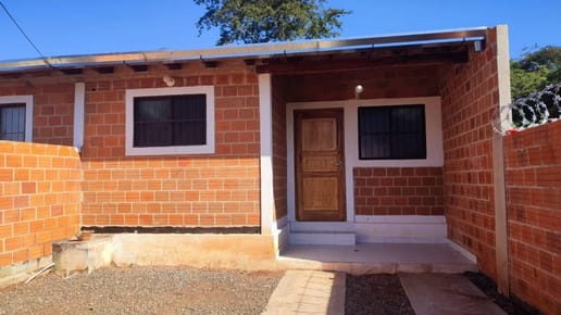 Alquilo casa 2 dormitorios zona Poder Judicial en San Lorenzo