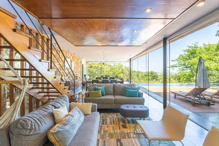 EXCLUSIVA RESIDENCIA CON VISTA AL LAGO EN SAN BERNARDINO EN VENTA