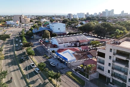 TERRENO COMERCIAL CON GALPON