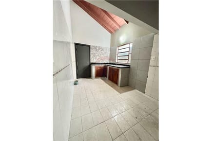 VENDO CASA, SAN LORENZO, ZONA FUENTE SHOPPING