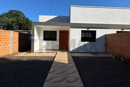 Alquilo Moderno Chalet En Luque