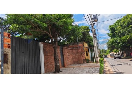 CASA EN VENTA – 4 HABITACIONES EN San Lorenzo – ZONA LAURELTY