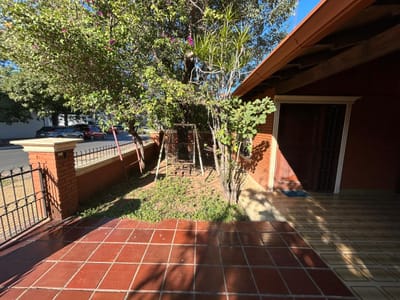 VENDO AMPLIA PROPIEDAD, LOS LAURELES - 240.000 USD