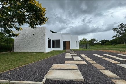 VENDO O ALQUILO CASA EN SURUBI`I MARIANO ROQUE ALONSO