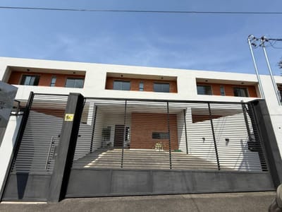 EN VENTA DUPLEX DE 3 DORMITORIOS ZONA LOMA MERLO