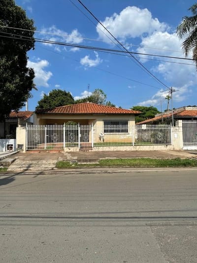Vendo casa en Luque. Rosa González 671 c Boquerón. Cuarto Barrio)