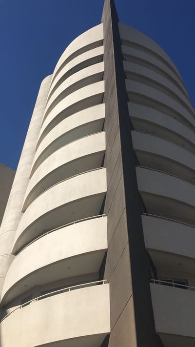 DEPARTAMENTOS DE LUJO EN VENTA EN URBARI DE 1 y 3 DORM.