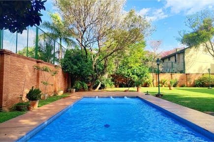 Residencia de Lujo en Barrio Felicidad, Lambaré