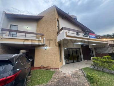 VENDO CASA A REFACCIONAR SOBRE AVDA. SANTISIMO SACRAMENTO